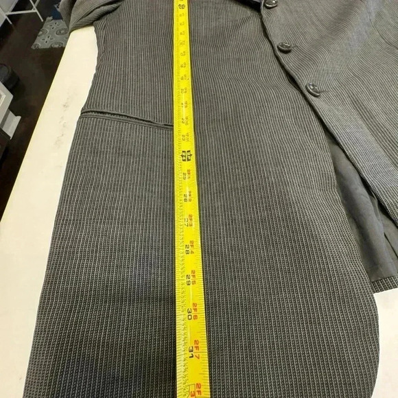Armani Collezioni men’s dark gray striped wool blazer size 46R - Picture 13 of 13